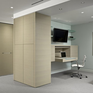 サンフランシスコのモダンスタイルのおしゃれなホームオフィス・仕事部屋 (青い壁) の写真