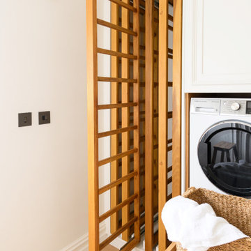 Traditional Mapesbury Handleless Utility Room - Epping