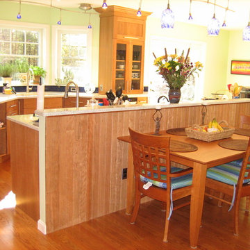 galley kitchen w/bow window