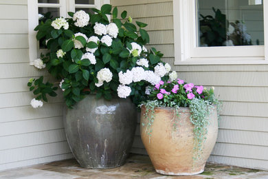 Photo of a traditional landscaping in New York.