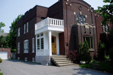 Inspiration for a contemporary exterior home remodel in Montreal
