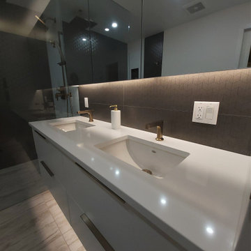 Barrhaven Modern Ensuite Bathroom