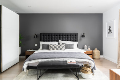 Design ideas for a modern bedroom in Montreal.