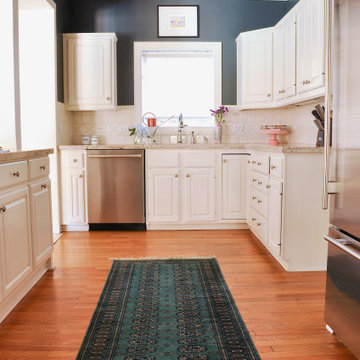Maple Ridge Kitchen & Family Room Styling