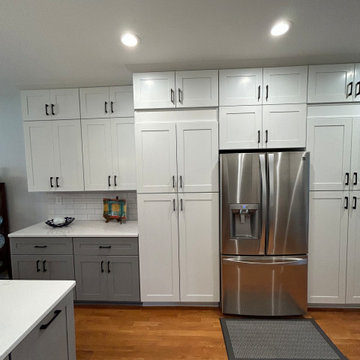 Transitional Kitchen Remodel Done in a Two-Tone Color