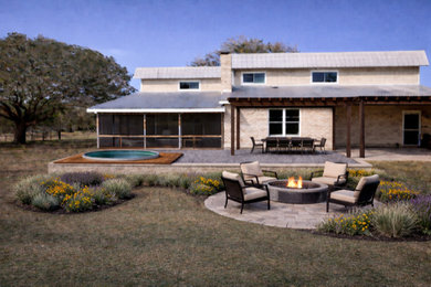 Cottage patio photo in Austin