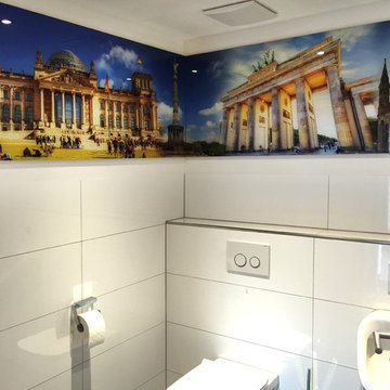 Schönes Gäste WC mit Glasdruck