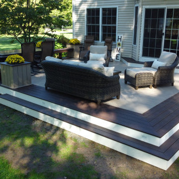 Deck with Buildt in Benches & Planter Boxes