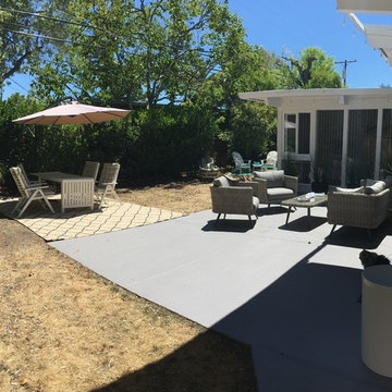 MODERN MID-CENTURY PATIO