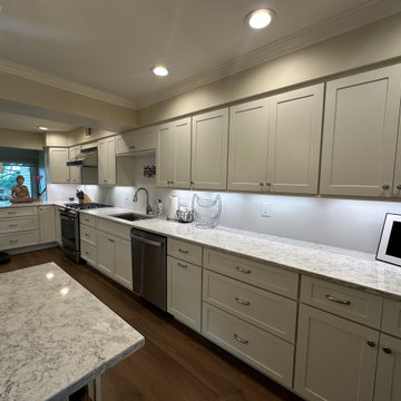Beautifully Spacious Kitchen