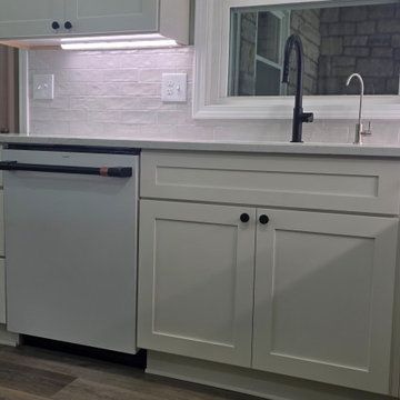 Light and bright kitchen Remodel in Mount Vernon, OH