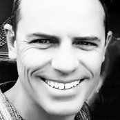 Simon Avery's photo