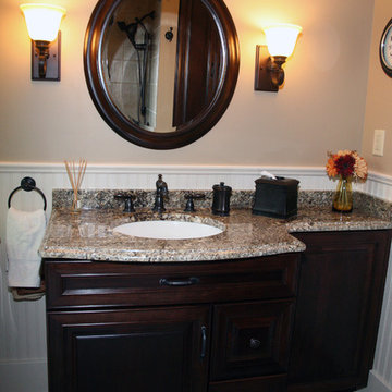 Orchard Park - Quaker Street Main Bathroom
