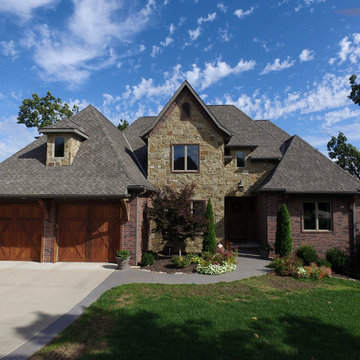 Red Fox Run - TAMKO Heritage Vintage shingles in Weathered Wood