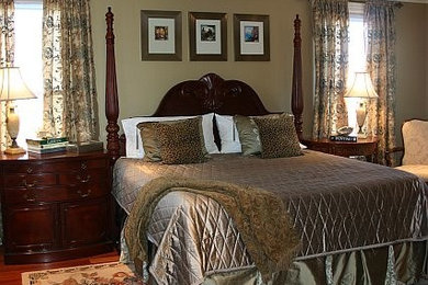 Bedroom - traditional bedroom idea in Newark