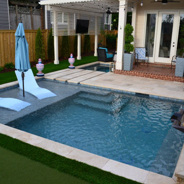This small backyard has it all!