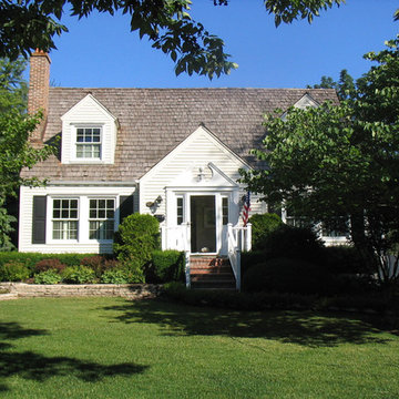 CLARENDON HILLS RESIDENCE: A GRAND ENTRANCE