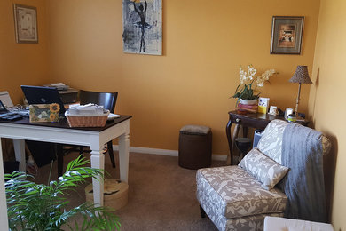 Home design - transitional home design idea in Los Angeles