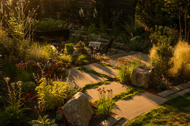 Inspiration for a contemporary landscaping in Seattle.