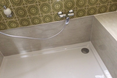 Kleines Klassisches Duschbad in Sonstige