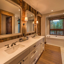 Kyle/Courtney Gay Cabin - Master Bedroom/Bathroom