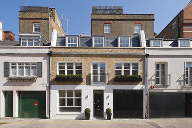 ロンドンにあるトランジショナルスタイルのおしゃれな住まいの写真