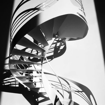 Escalier design colimaçon: l'art de l'hélicoïdal