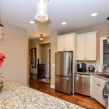 Kitchen / Foyer