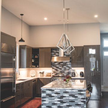 Kitchen with large island