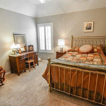D/S Middle bedroom