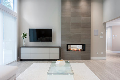 Example of a minimalist home design design in Vancouver