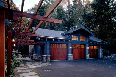 Inspiration for an arts and crafts garage in New York.