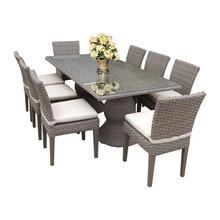 outdoor dining and seating