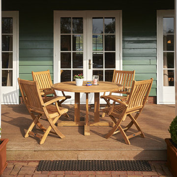 Terrassen- und Gartenmöbel aus Holz