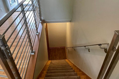 グランドラピッズにあるおしゃれな階段の写真