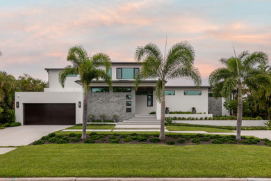 Inspiration for a contemporary house exterior in Tampa.