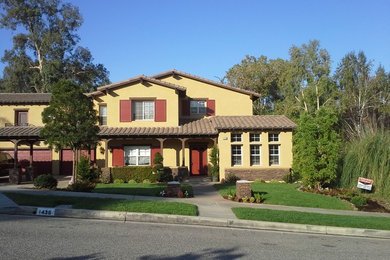 Design ideas for a southwestern landscaping in Los Angeles.