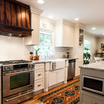 Elm Grove Farmhouse Kitchen