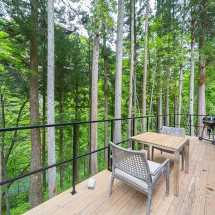 横浜のコンテンポラリースタイルのおしゃれなデッキ (日よけなし) の写真