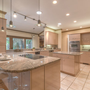 Beautiful Mid-century Modern Estate Home on Breathtaking 3.1 Acres