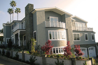 Example of a classic exterior home design in Los Angeles