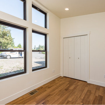 Port Townsend - Sun-Filled Solar Home