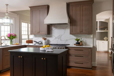 Kitchen - transitional kitchen idea in Raleigh