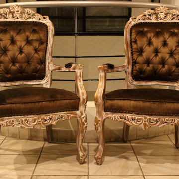 2 Bedroom Chair & Round Table Set