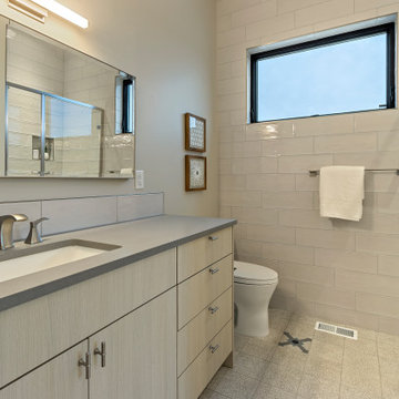 Peakview - Bathroom
