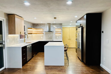 Kitchen - modern kitchen idea in Providence