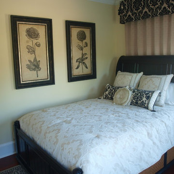Black and White Guest Bedroom #1
