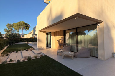 Modelo de diseño residencial mediterráneo de tamaño medio