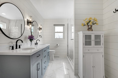 Example of a bathroom design in Indianapolis
