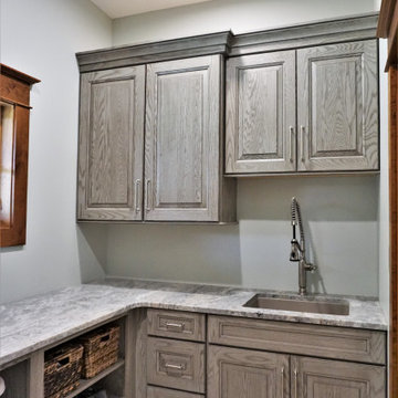 Timberbuilt Rustic Laundry room